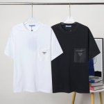a8002 欧版Xs～Xl码 prada 普拉达 24Ss新款欧版T恤，融合金属三角标重工+口袋拉链,采用260克双纱纯棉面料，面料柔软 时尚百搭 男女同款 颜
