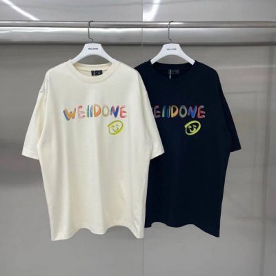 新款 款号: W213# We11Done 笑脸彩绘字母 宽松圆领短袖T恤男女情侣款 面料：300G双纱精梳紧密赛络纺重磅纯棉 工艺：走线均是全身三线缝制，后领