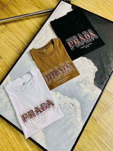 官网同款可穿205斤 普拉达prada 原单品质 2025最新款短袖 精选专柜订制顶级双丝光棉进口面料 所有细节做工完美1比1复刻 还原正品百分百 原版五金 高