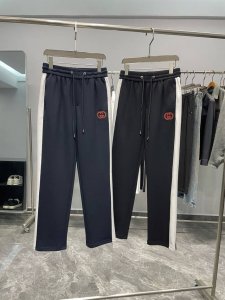 C26-Gu25Ss春夏新款黑白撞色抽绳直筒卫裤 男生经典Gg徽章条纹织带运动休闲长裤 贸易公司渠道稀出 领先官网发售 G家新款卫裤以其时尚简约的设计 舒适的面