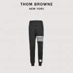 Thom Browne 汤姆布朗 24Fw 四杠条纹色织运动长裤 深灰 定织定染480G毛圈布，采用60支天然全棉精梳纱针织而成，内里32Jc平纹+8Jc毛圈，