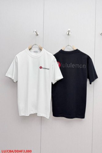 l880 Lulululemon 新款印花圆领T恤！320克高克重32双纱纯棉面料，版型阔版，图案都做了印花图案设计感十足，男女同款 百搭又好穿！尺码：S-Xx
