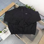 上新180 款号：Bm601 2025新款Stussynike斯图西联名耐克钩子半拉链休闲情侣运动防风冲锋衣风衣外套，官网同步，精准印花，原版五金，定制Logo