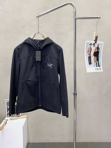 Arc Teryx始祖鸟独家专供新款原单男士休闲春秋夹克 高端定制 高版本 时尚百搭爆款进口面料 手感超柔软细腻 穿着亲肤舒适 高端精品 代工厂p精细做工 上身