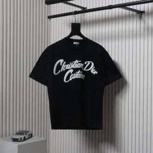 Dior 迪奥 25Ss 发泡字母短袖T恤 面料采用定制240G 26支特滑双股精棉平纹高密无尘全棉布料 前幅高密度加厚 走线平整 代工品质 全套定制辅料 尺码