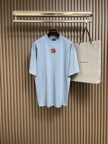 Balenciaga 巴黎世家 红胶带字母刺绣短袖T恤，面料采用巴黎Z制定染 百分百纯棉双股面 320G成衣洗水前幅高清扫描图案完美还原成衣后炒色洗水工艺 多处