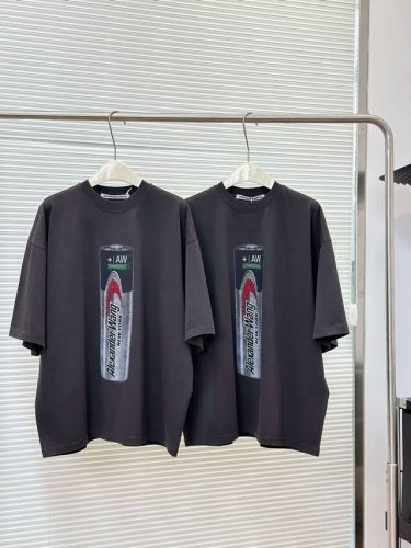 alexander Wang亚历山大王 Ss25 电池图案水洗烫钻圆领套头短袖T恤宽松版型男女同款 时尚潮人看过来 这件Alexander Wang短袖T恤 以