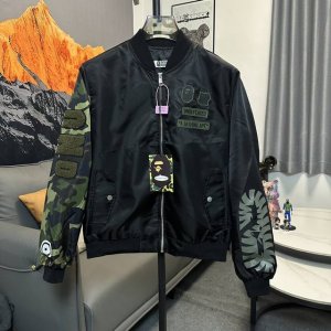 P220 Bape Step Into The Night Camo 造型 #街头潮流入侵 今年春天，A Bathing Ape 猿人 头，简称Bape 推出其