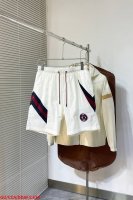 L634 Gugucc I 25Ss春夏短裤沙滩裤 炎夏必备的热卖款式，轻薄纤维面料，透气舒适。宽阔裤身搭配简洁的印花及徽标设计，带来高奢户外运动品牌的原味时尚