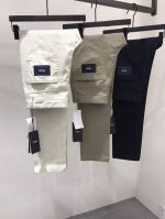 Fendi 芬迪小怪兽家族男士时装款简约商务休闲裤，顶级洋行渠道货，高端意大利原厂出品，早春新品，买手店Top人气款！！ 非常值得入手的一款裤装，在设计方面，通
