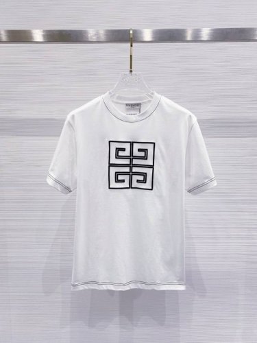 纪梵希 2025早春新款男女同款短袖T恤，！定制专属纯棉面料，定制原版工艺螺纹，胸前重工字母Logo工艺设计！简约大方，从容百搭，档次极高，完美融入时尚还有风情
