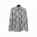 实拍细节图+尺码表 Burberry 巴宝莉 新款格子斜纹对格长袖条纹衬衫 面料采用100%纯棉格纹原版定制面料 面料属性舒适 透气 水感柔软 色织格纹纹路清晰