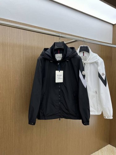 mon 2610春夏独家专供新款连帽夹克外套，时尚简约夹克、高端潮流时尚外套 透气舒适度高，细节无可挑剔，品牌元素设计理念，体现高品质。呈现休闲裁剪，Fs上身版