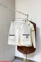 西太后 2025夏季新款原单专柜休闲短裤，奢华经典品牌原版Logo配饰 专柜热销款 身穿着非常舒适 低调不失奢华 穿出去非常有档次 裤型款式和裁剪亦无需多言 上