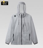 供 Descente 迪桑特夏 专柜新款连帽冰丝顶级 防晒服 皮肤衣夏日出行必备 轻薄冲锋衣 防晒皮肤衣！男女同款 户外通勤的良好选择，轻薄便捷！面料真的很高级