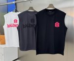 balenciag*巴黎世*25S新款冰棉背心男女同款推荐！采用新品240G纯棉冰感面料，柔软舒适.透气吸汗.上身舒适.轻松驾驭......胸前采用撞色色彩搭配