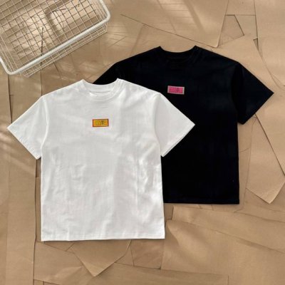 maison Margiela 马吉拉 中间撞色贴布小标短袖 888 面料采用280G双纱爽滑棉，双纱的质感加上爽滑手感，面料整体重磅舒适，细节还原原版一比一