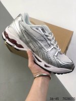 公司级带半码 asics Gel-1130 亚瑟士 休闲运动跑步鞋 asics Gel-1130可以称得上是复古美学的入门代表作 它所呈现的是千禧年后期的时代变