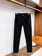 P260 芬迪 牛仔裤 2025春夏 爆款来袭！纯色休闲裤，特供面料. 公务员 上班族 广谱人群均可.全套最新款吊牌 延用Milano经典主唛！原汁原味的意大利