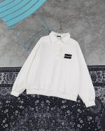 款M823 Miumiu Miu Miu polo长袖卫衣 面料：32S精棉鱼鳞双股卫衣 抓剪毛 ，400克 罗纹：26S精棉双纱1*1拉架罗纹，500克 工艺
