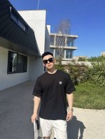 stonel Sland 石头岛徽章贴布绣短袖 定制潮韵双股纤麻棉面料，深邃之魅Compass微章贴饰点缀于胸前，于简约中见匠心，在细节处显风华 采用进口机贴布