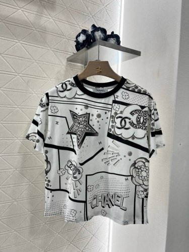 96801# 上新原单高端品质 Chane* 2025春夏最新系列 活性印花撞色 定制Yb丝光全棉材质 透气舒适 质感十足 常规短袖裁剪 凸显品牌格调 采用克重