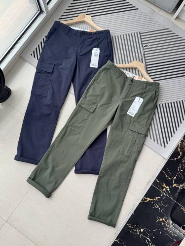 Timberland添柏岚官方男装长裤工装裤春夏户外休闲舒适直筒 A2Czh 使用进口纱线定织出高密度斜纹帆布，在保证版型挺括的同时，面料手感也非常细腻，遵循B