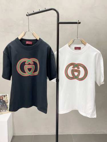 Gucci古驰独家专供新款原单男士休闲春夏短袖 高端定制 高端版本 时尚百搭爆款进口面料 手感超柔软细腻 穿着亲肤舒适 高端精品 代工厂p精细做工 上身非常赞