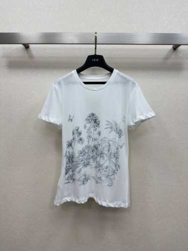 dio *25Ss 早春新品 印花纯棉T恤，圆领设计 版型不挑人。完美做工品质全面到位！进口纯棉质感超细腻。单色 Sml.