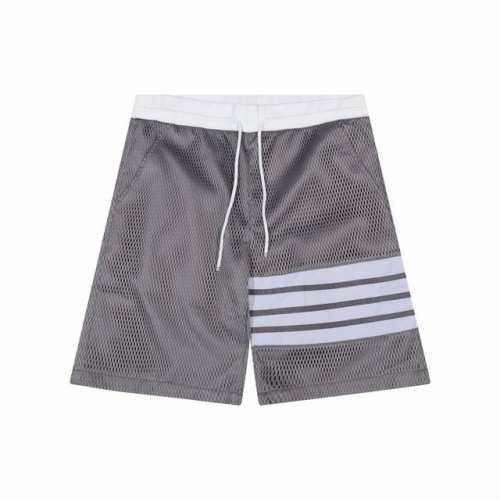 Thom Browne Tb 网格短裤 新款短裤面料辅料全定制，色织腰头，三色条几乎粗细颜色0误差，内外两层工艺，网格定制，对位侧缝压边，内里层全部包边，相当于