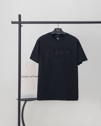 顶级版本.官网品质 Louis Vuitton*路易威登 Lv 菲董烫钻绣花柳钉短袖T恤 采用原板独家定制260克32支双莎纯棉面料 质感非常柔软舒服 100%