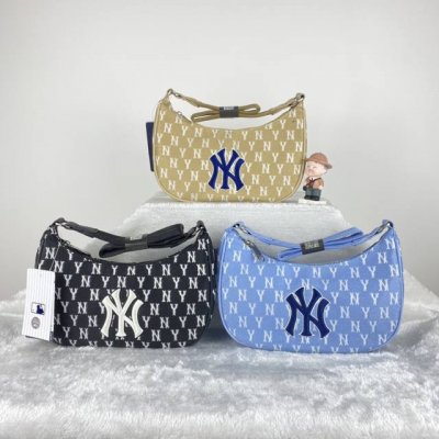 实拍图 款号 116 mlb洋基队Ny老花满印刺绣腋下包泫雅同款单肩手提包月牙包 尺寸 24.5X6X17Cm 颜色 天蓝 黑色 卡其