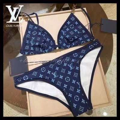 LV老花比基尼套装，非常个性时尚，可以搭配短裤穿搭，当你穿上这款比基尼，你就是全场最靓的妞，好身材就要秀出来 SML