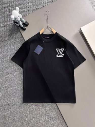 Louis Vuitton* 2025春夏款上新 原高版本 驴家Lv 面料采用270克高密度纯棉 不变形 不缩水 工艺介绍 走秀款 个性Logo前后采用万针百灵