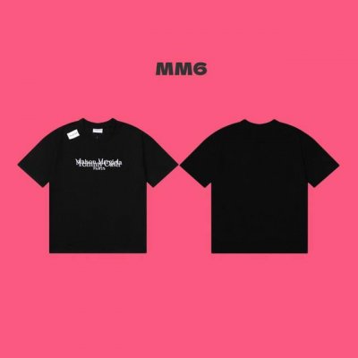 发 Maison Margiela Mm6 X Tommy Cash 马吉拉联名款经典商标外漏绣花Logo字母情侣圆领短袖T恤 Color：黑色 白色 Size