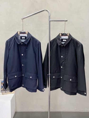 Bc-Brunello Cucineli 布鲁内洛 库奇内利独家专供最新时尚春秋外套。经典设计感与颜值爆棚的外套，品质更是无法挑剔品控可以直接入手，不容过错的高