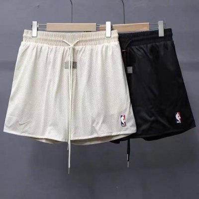 专柜质量 稳定货足 主推 品牌 : 耐克 款号 : Lk-4502短裤 尺码 : S-Xl 颜色 : 黑色 米白色 面料 : 聚酯纤维 绣标 即转即卖 做工精细
