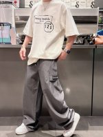 马吉拉夏季新款短袖，定制原版顶级棉面料，前面Logo植绒设计点缀，延边破洞设计超级好看，上身有型，单穿，男女同款，时尚百搭！码数 S-Xl