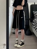 Nike耐克拉链竖条短裤情侣同款高街风泰裤辣 此款面料采用复合面料不起球不掉色 舒适透气！采用拉链设计 可开口透气性变得更佳！夏季必备款！情侣皆可穿版型非常百搭