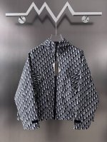 常年现货 Dior Oblique 老花连帽廓形冲锋衣！专柜常年断货王，原版34000购入定做面料制作！ 原版一摸一样的版型！这种版型没有原版是不可能做出来的！