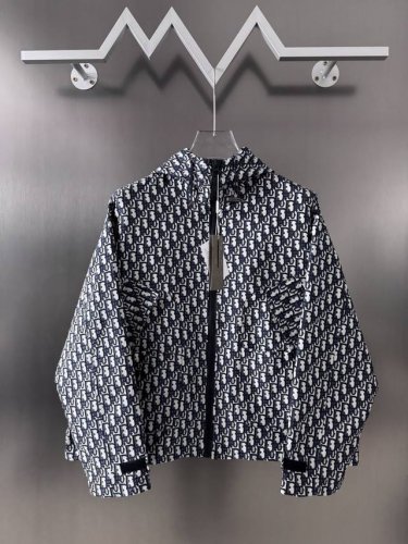 常年现货 Dior Oblique 老花连帽廓形冲锋衣！专柜常年断货王，原版34000购入定做面料制作！ 原版一摸一样的版型！这种版型没有原版是不可能做出来的！