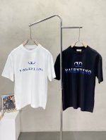 Valentino华伦天奴独家专供新款男士休闲短袖 高端定制 高端版本 时尚百搭爆款进口面料 手感超柔软细腻 穿着亲肤舒适 高端精品 代工厂P精细做工 上身非常