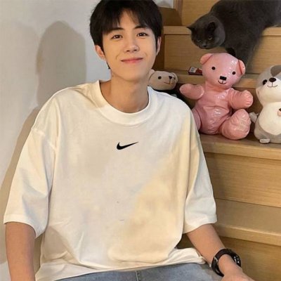 nike 耐克 夏季专柜限定新款美式简约风纯棉圆领短袖T恤上衣，男女同款。 甄选260克精梳棉纯棉面料，定制螺纹领口，包边包条，外贸大厂出品，良心品质，胸前耐克