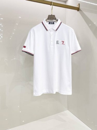 阿玛尼 高端货商务 白领 单位人士必入单品！ 休闲商务翻领短袖，科技面料，体感非常棒，手感顺滑质感很棒！弹性好，无任何束缚感，面料自带透气网孔，吸湿排汗，速干保