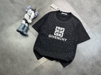潮牌纪梵希满天星工艺情侣款短袖T恤！ ：240G双纱潮牌专用棉，纹理清晰，质感满满，同缸定染1×1无色差精密纯棉螺纹，层搭叠穿，自留好货，强烈推荐~所有的辅料全