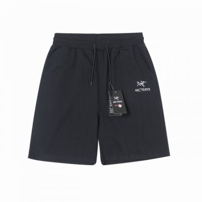 arcteryx 始祖鸟经典基础款短裤五分裤，休闲运动都可驾驭，经典百搭永不过时系列，夏季绝佳出行必备百搭短裤 采用高品质纯棉面料，上身舒服透气不闷热，经典简约