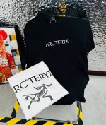 上新 鸟 Arc‘Teryx 始祖鸟25夏季新款印花休闲宽松情侣款 短袖T恤D1018 细节:版本一比一复刻，吊牌 领标 水洗。 面料：采用40织双纱320克面