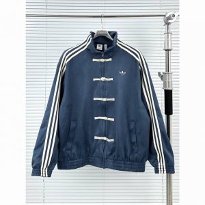 三杠麂皮绒唐装 蓝色 红色 灰白 姜黄 S-M-L-Xl 25Ss Adidas蛇年限定 王安宇同款 新中式麂皮绒唐装盘扣立领三条杠条纹夹克外套男女 Adida