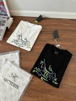 100【款号：At25023】Arc'teryx/始祖鸟春夏新款280克高克重纯棉3D炫彩T恤 始祖鸟字母Logo印花，高端32S双纱280克面料重磅面料，定制