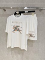 25Ss Bbr重磅圆领短袖T恤短裤套装 选用 克双纱平织棉面料打造 立体印花工艺 男女同款 码数 S-Xl 颜色 黑 白 宝蓝色 尺码表 上衣 s 胸围108